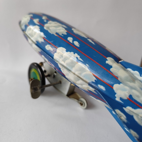 Vintage Schylling Stealth Zeppelin Tin Wind Up Toy - Picture 4 of 11